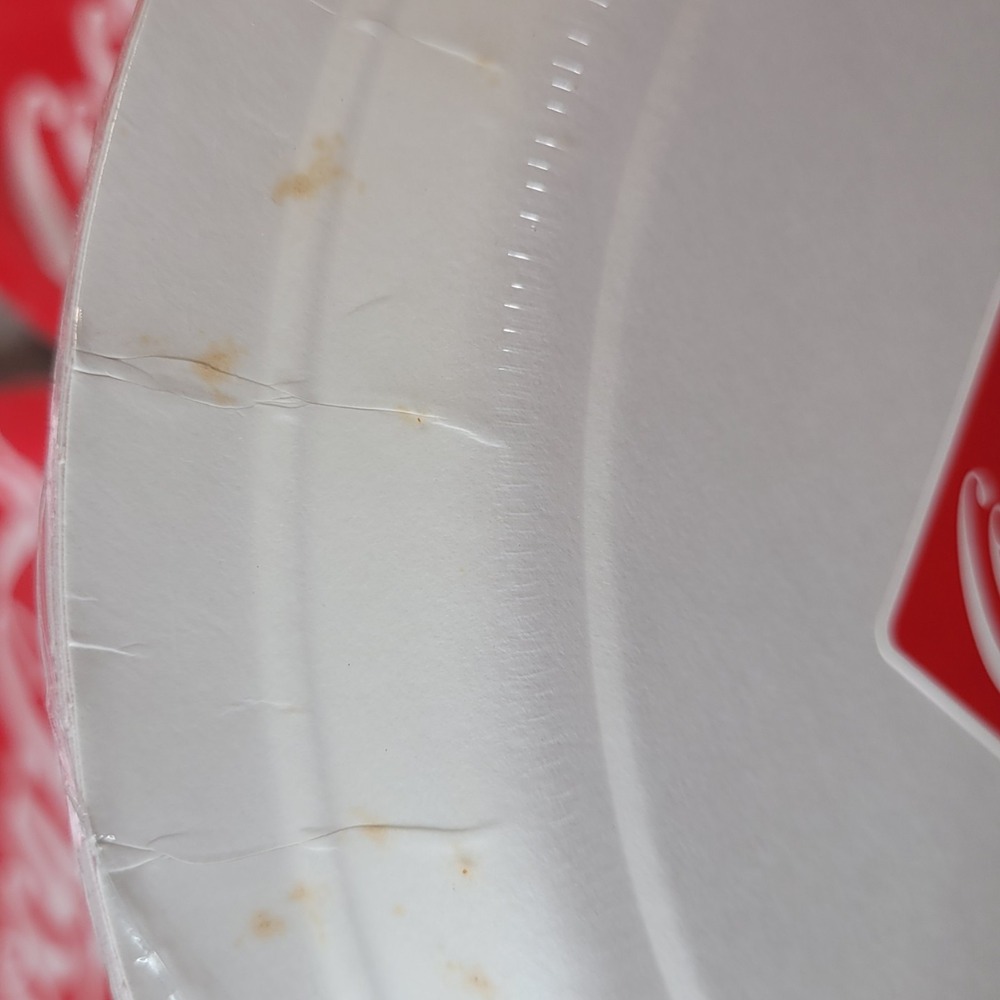 Vintage Coca Cola Logo 8 3/4" Paper Plates SEALED Set of 8 Made in USA - Picture 5 of 9